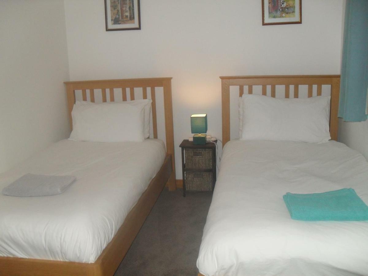 Edinburgh Beach View Apartment Bagian luar foto